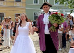 Dornburg Krohnt Neue Rosenkoenigin 23